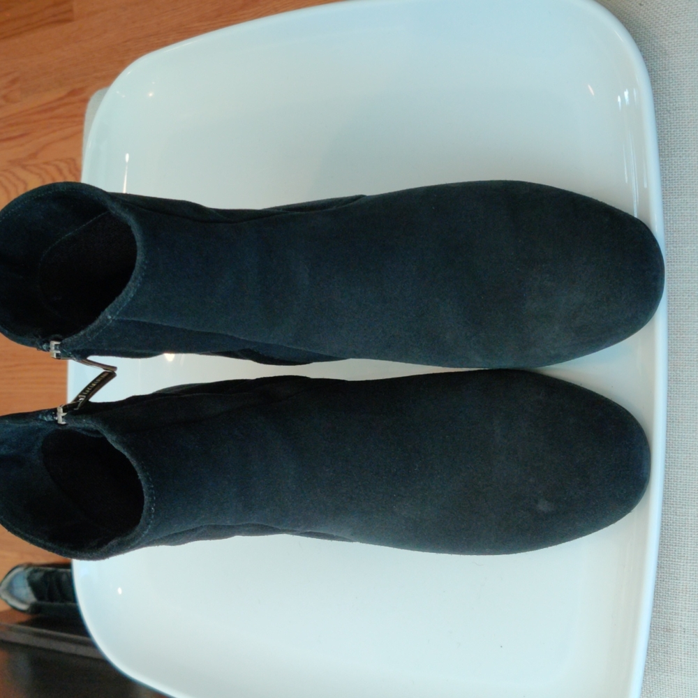 Suede black boots